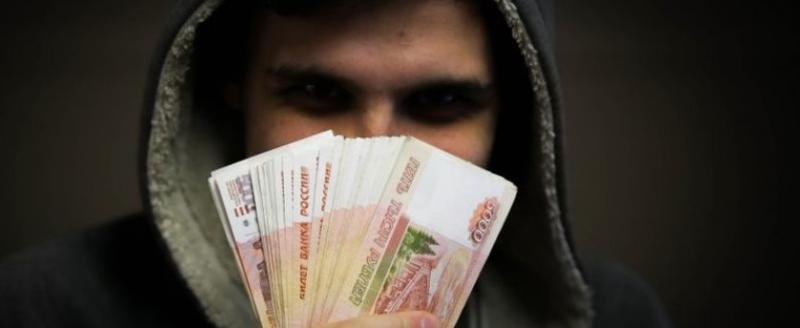 Москвичку обманули мошенники в Оренбурге на 2,3 миллиона рублей