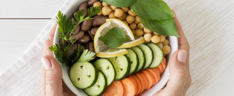https://img.freepik.com/free-photo/flat-lay-delicious-healthy-food-concept_23-2148648502.jpg?t=st=1737824667~exp=1737828267~hmac=e8e4e1caab5f442f99474fcc2e7542e8675f2bd0ce58e95da3d7d0afe36da4e9&w=740 Здоровое питание – инвестиции в собственное будущее
