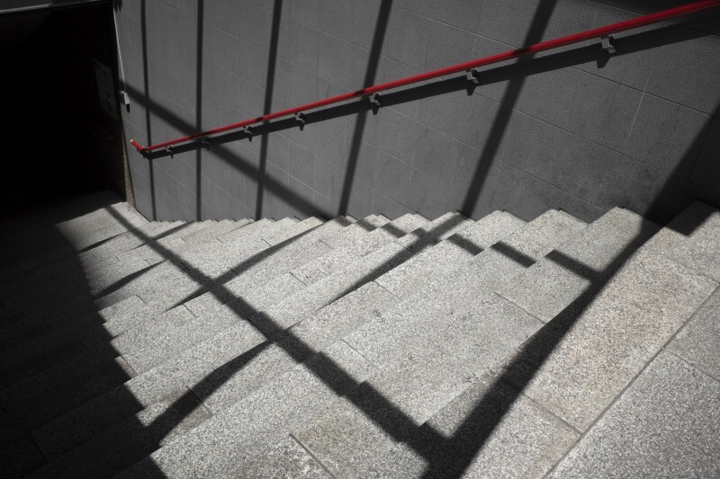 https://img.freepik.com/free-photo/view-abstract-outdoors-daylight-shadows_23-2149080255.jpg?t=st=1746949819~exp=1746953419~hmac=6292a4fc9acb51b1146ae05b0d5663c083f91389a36a96d135d37f2affb42bb1&w=1380 Можно ли хранить вещи на лестничной клетке?