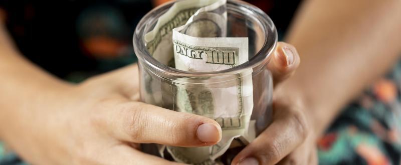https://www.freepik.com/free-photo/person-holding-clear-jar-with-banknotes_11054335.htm#fromView=search&page=1&position=42&uuid=13a7dd4e-e6c2-400c-81a3-9ebf7d10a4bb&query=присвоение+денег Прокуратура Ясненского района направила в суд уголовное дело по факту присвоения денежных средств