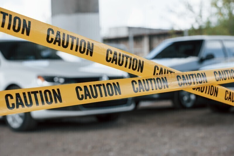 https://ru.freepik.com/free-photo/black-white-vehicles-yellow-caution-tape-near-car-parking-lot-daytime-crime-scene_9818237.htm#fromView=search&page=1&position=33&uuid=4d1e9085-11bd-4747-a2f7-7d03495d84dc&query=уголовное+дело+о+дтп Органами прокуратуры Оренбургской области организован контроль за ходом расследования уголовного дела о ДТП с погибшими