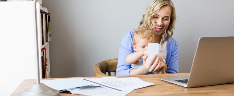 https://ru.freepik.com/free-photo/woman-making-selfie-with-baby_963419.htm#fromView=search&page=1&position=33&uuid=fd7a9d2d-cb70-418a-81ca-99520052d678&query=материнский+капитал Маткапитал назначен на младшего ребенка. Можно ли потратить деньги на вуз для старшего?