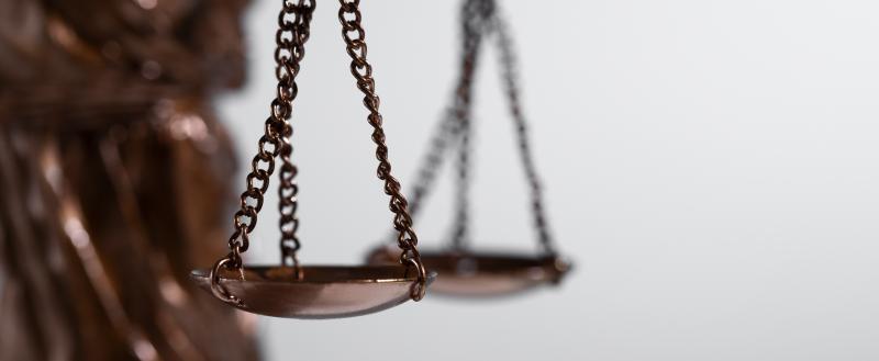 https://ru.freepik.com/free-photo/still-life-with-scales-justice_33123981.htm#fromView=search&page=1&position=16&uuid=d9ce6509-50a3-432c-a1ec-9916b845559d&query=суд Продолжается рассмотрение уголовного дела по обвинению ясненца в мошеннических действиях
