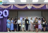 В Ясном и ЗАТО Комаровский выпускникам вручили аттестаты