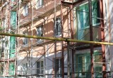 В ЗАТО Комаровский продолжаются работы по ремонту домов