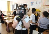 Проведено занятие МЧС с учениками Комаровской школы на тему «Боевая одежда и снаряжение пожарных»