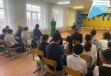 Просветительскую беседу с обучающимися Акжарской школы провели представители духовенства Ясненского округа