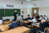 Сотрудник полиции провел беседу со школьниками на тему «С ненавистью и ксенофобией нам не по пути!»